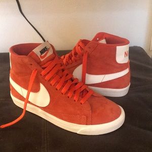 Nike women’s blazer mid vintage suede sneakers